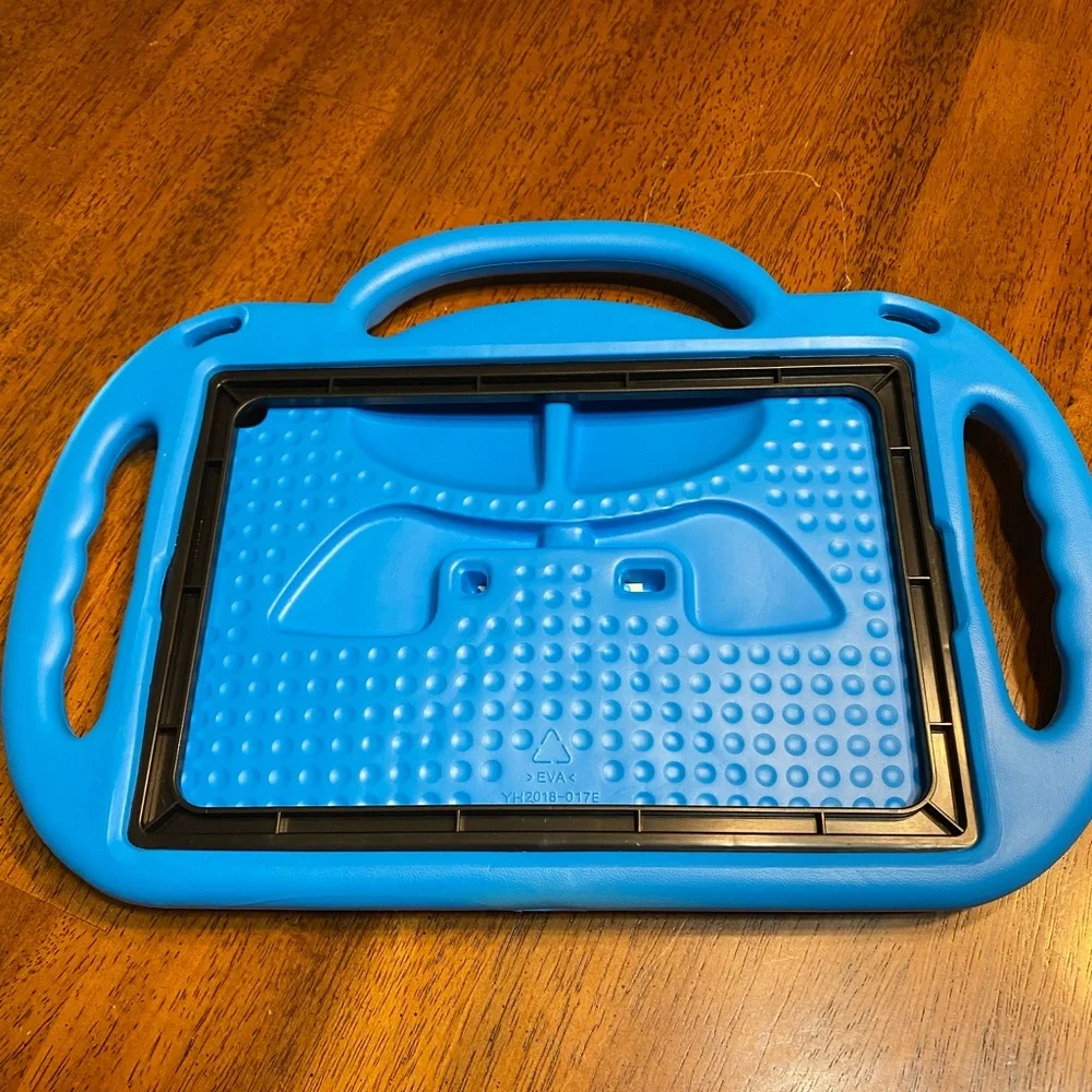 Children’s case for iPad. New.